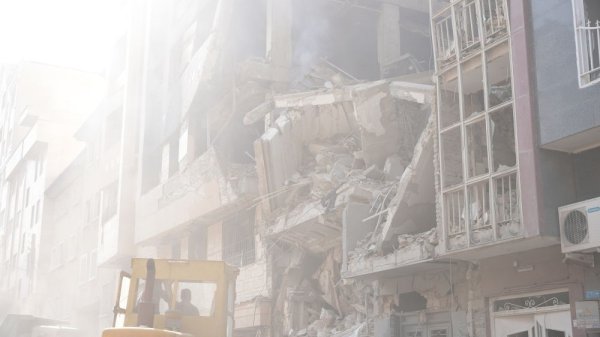 牛道配资 伊朗袭击以色列 已致其中部一城市1死20伤