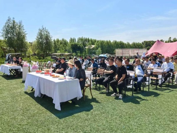 驰赢策略 内蒙古丰镇市总工会联合多部门举办青年职工联谊活动